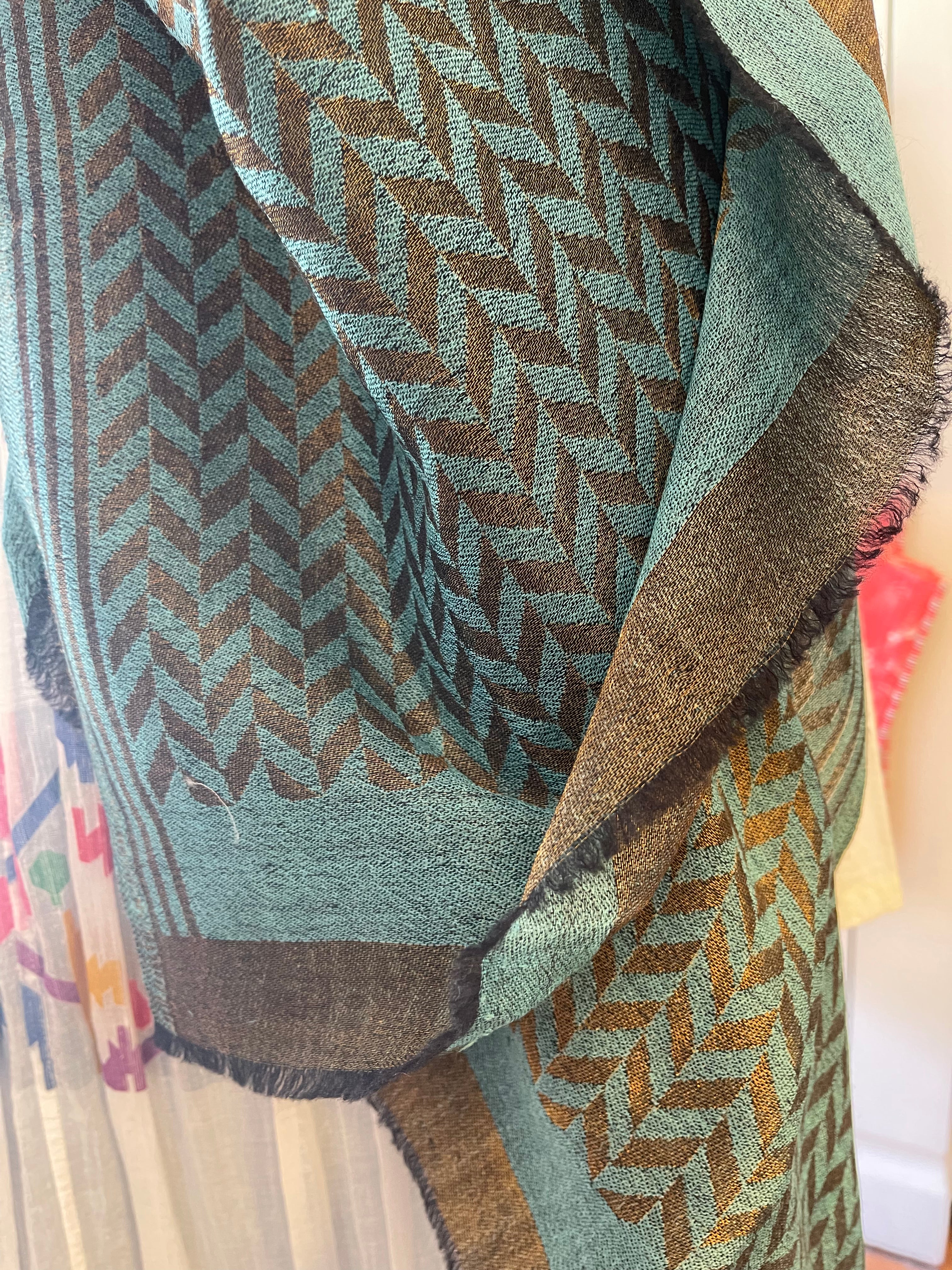 Wool Zig Zag Zari Scarf - Spray