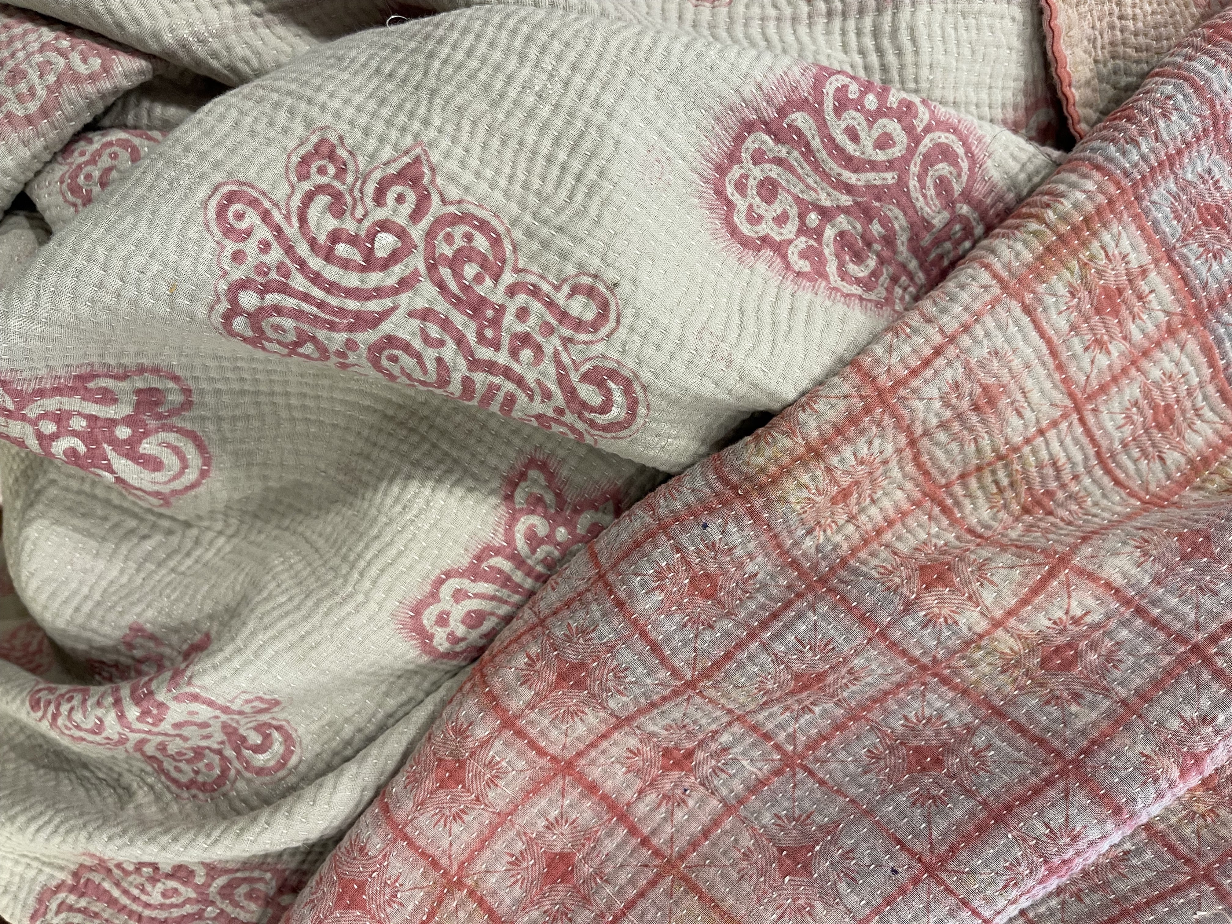 VINTAGE KANTHA - Pink Geometry