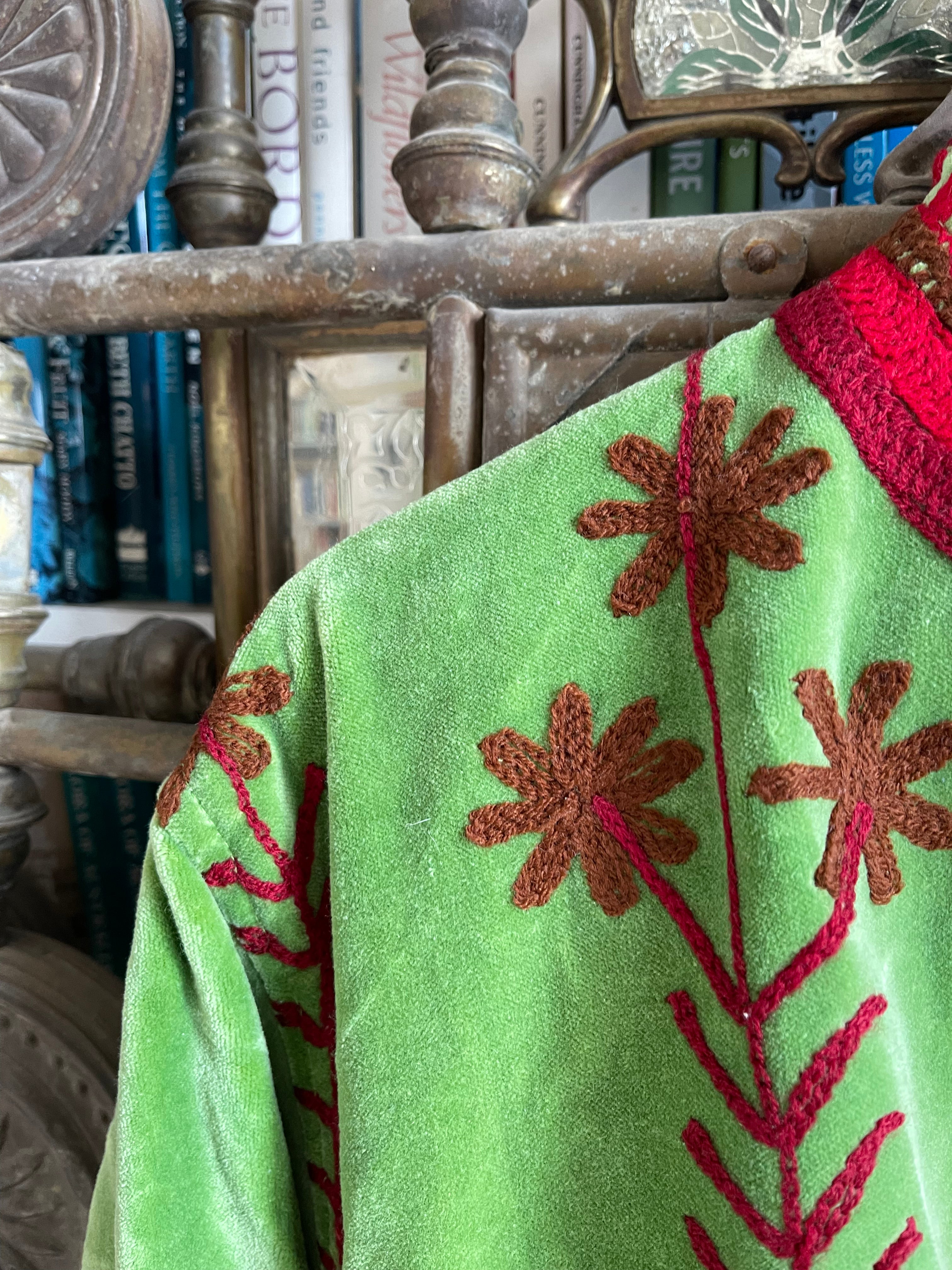 Chinoiserie Velvet Jacket - Moss Green/Scarlet