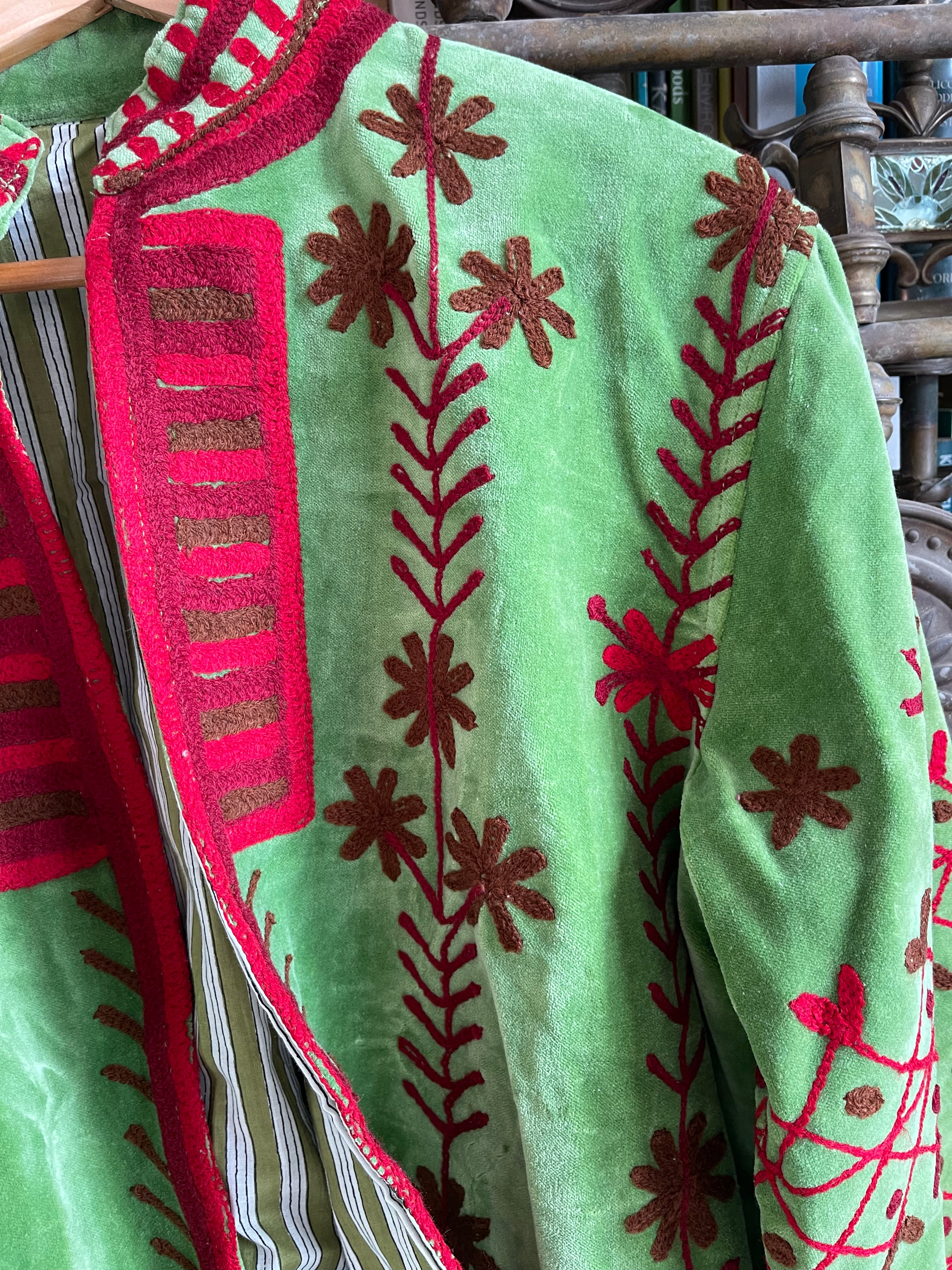 Chinoiserie Velvet Jacket - Moss Green/Scarlet