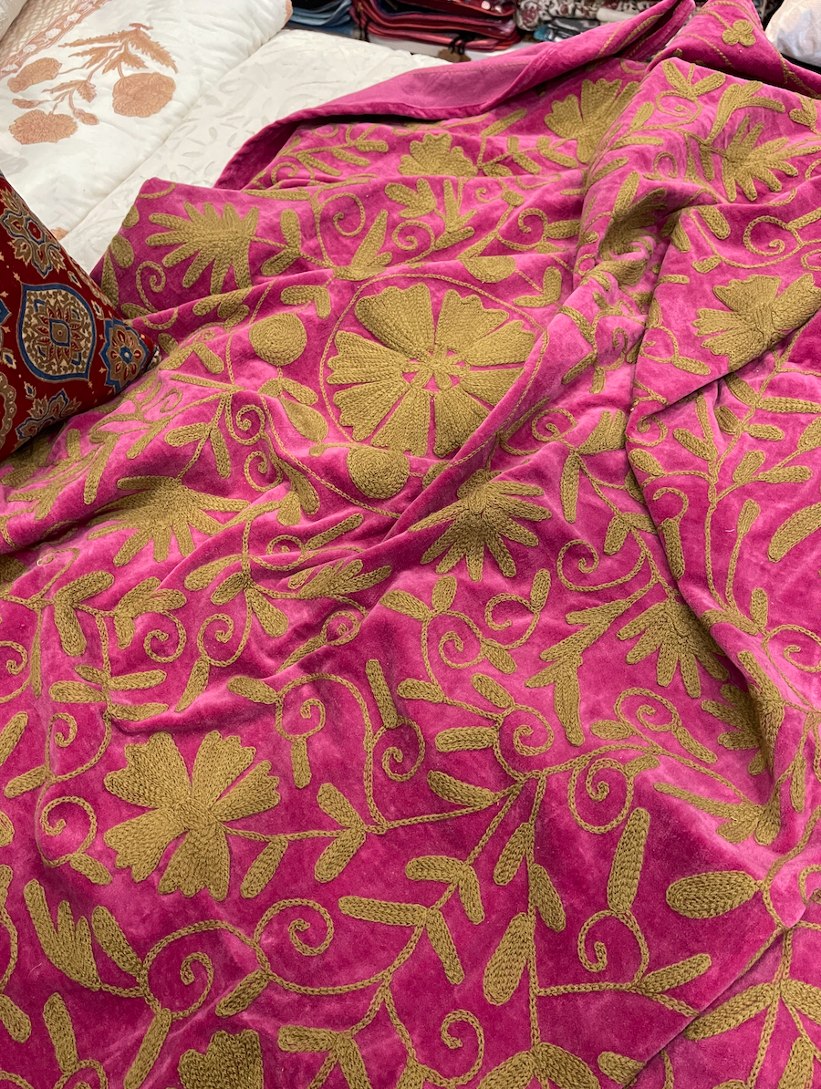 VELVET SUZANI - Fuchsia