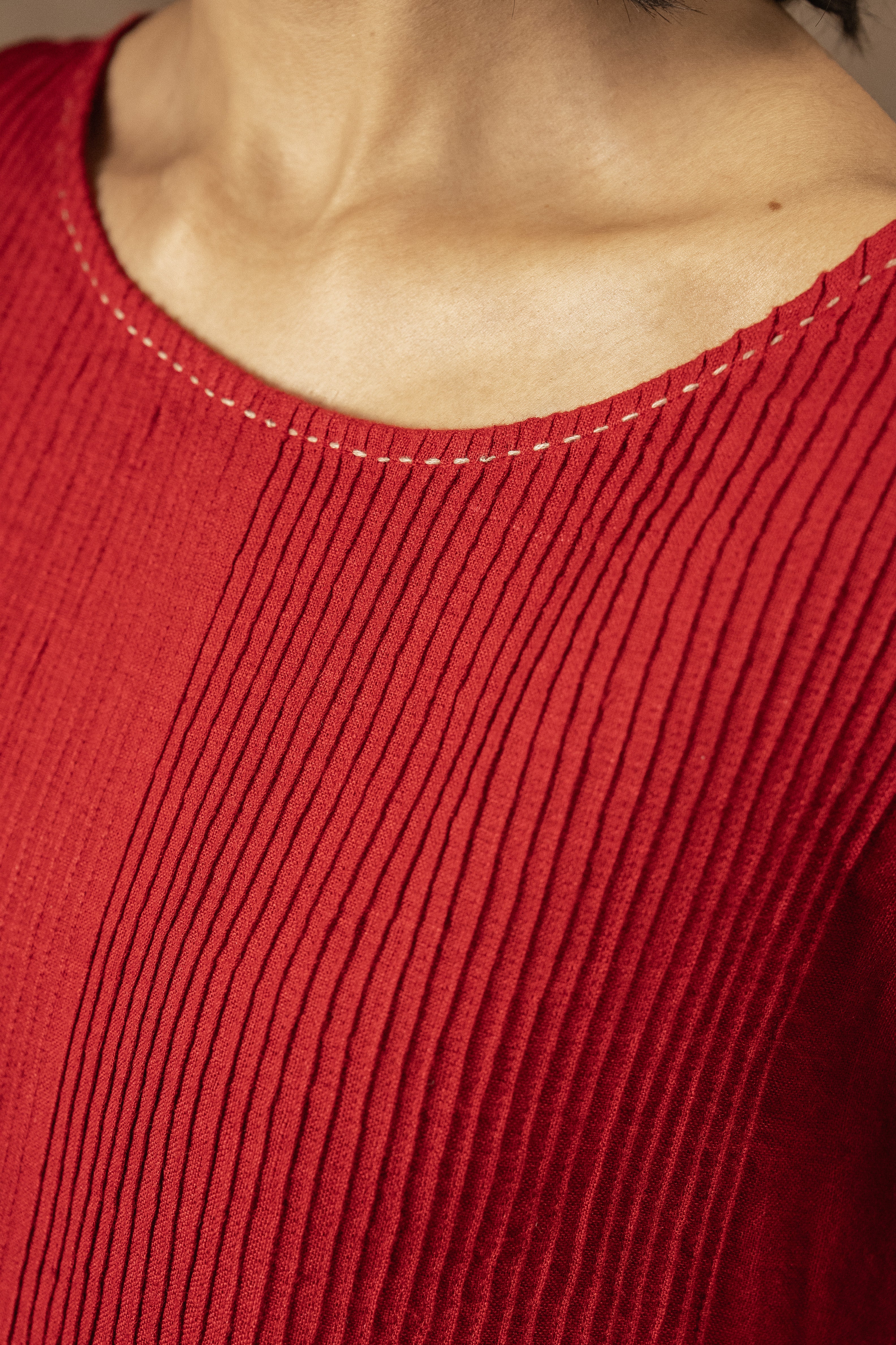 ANISHA Linen Pintuck Top - Crimson