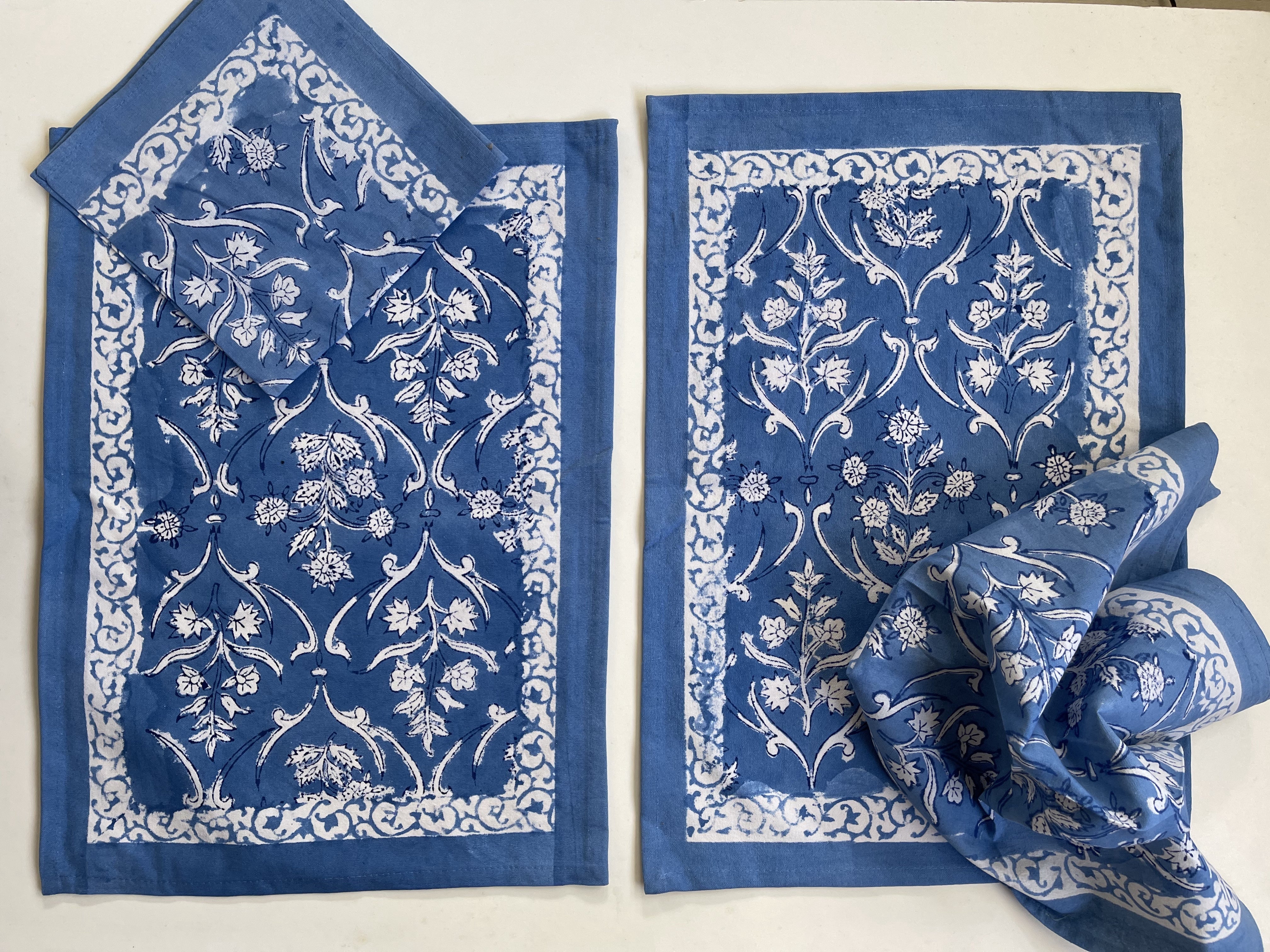 Table Mats+ Napkins - French Floral
