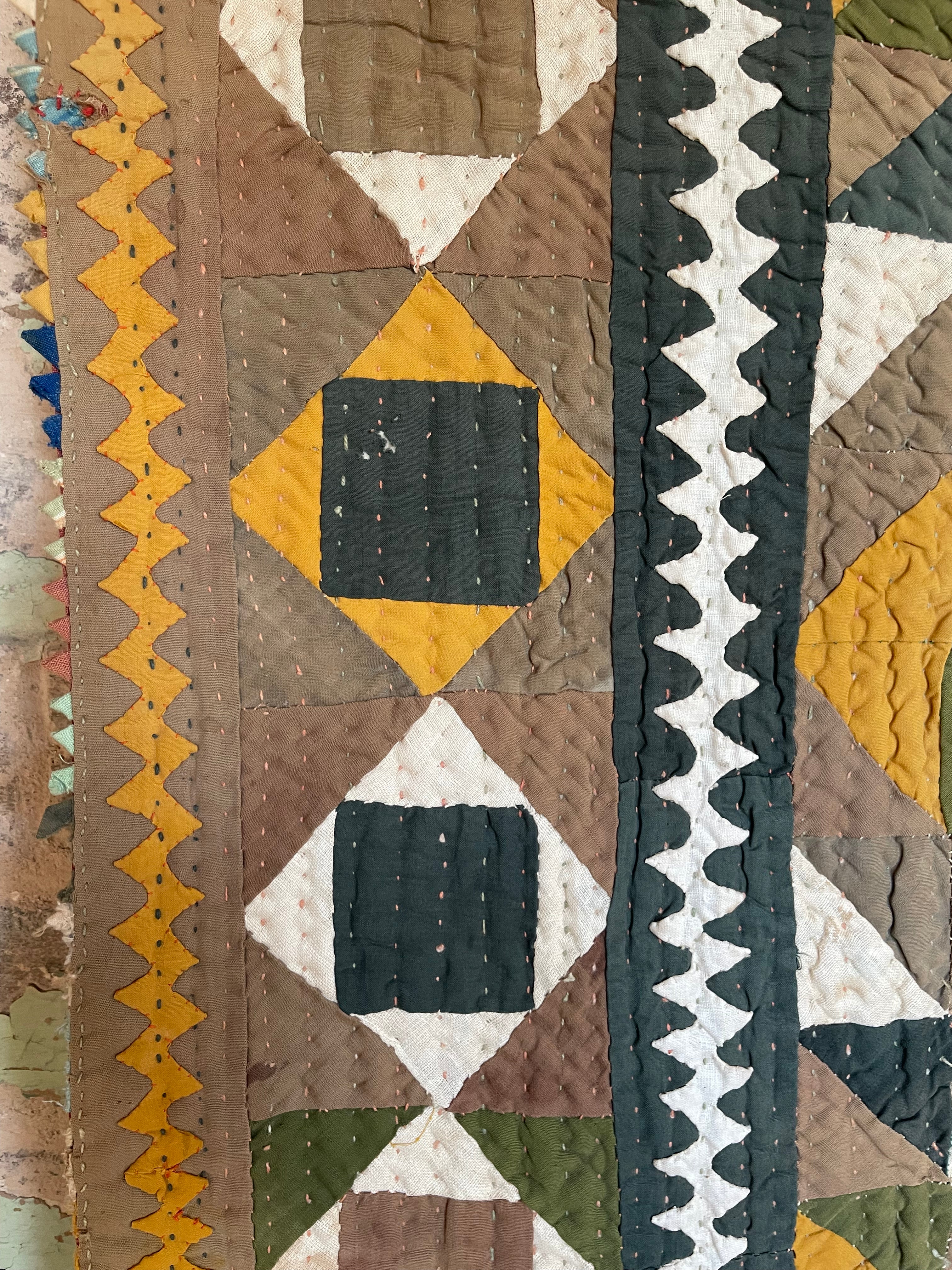 Vintage Ralli Quilt - Turmeric Triangle