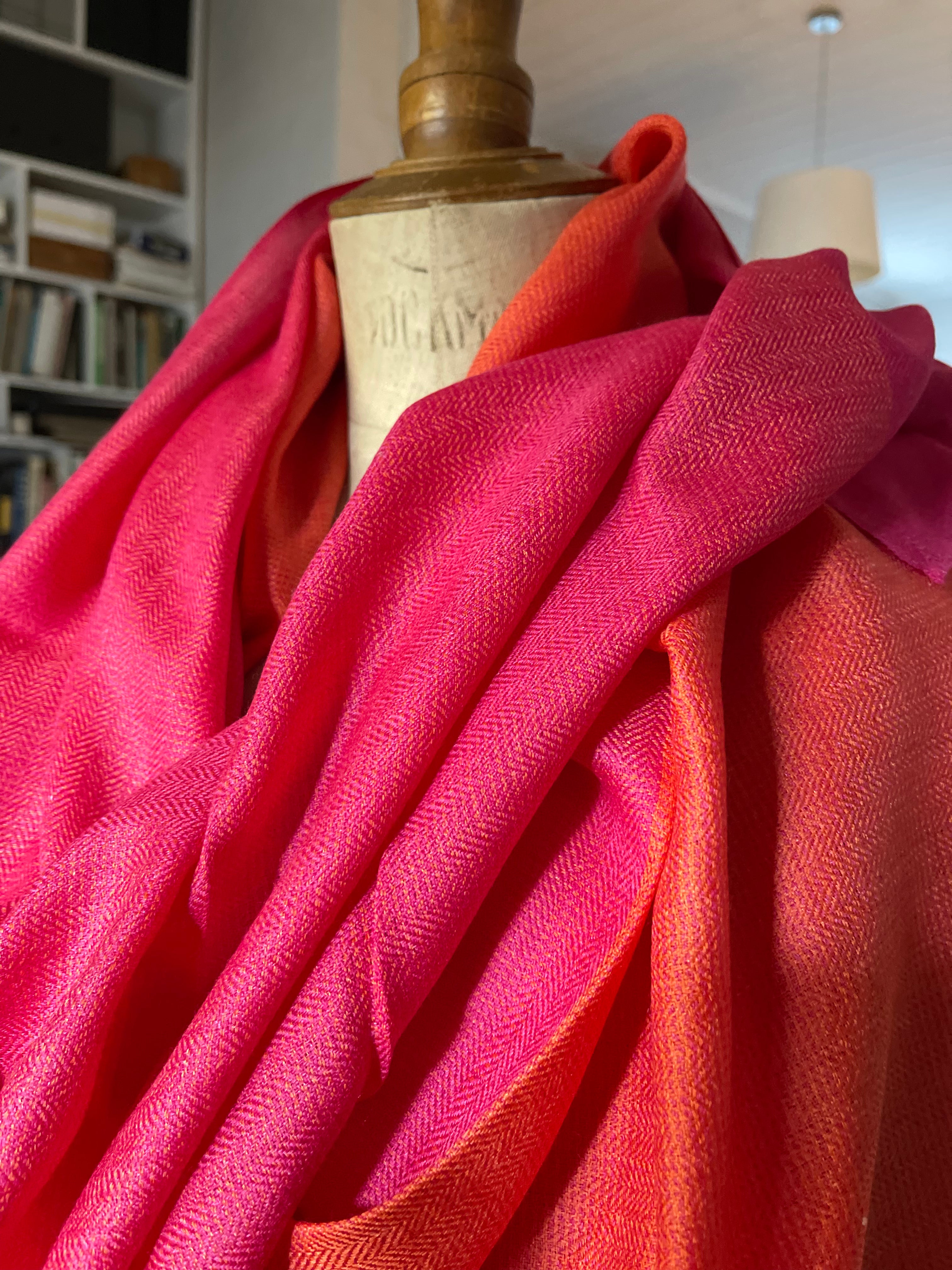 FINE MERINO WOOL - HOT PINK HEAT