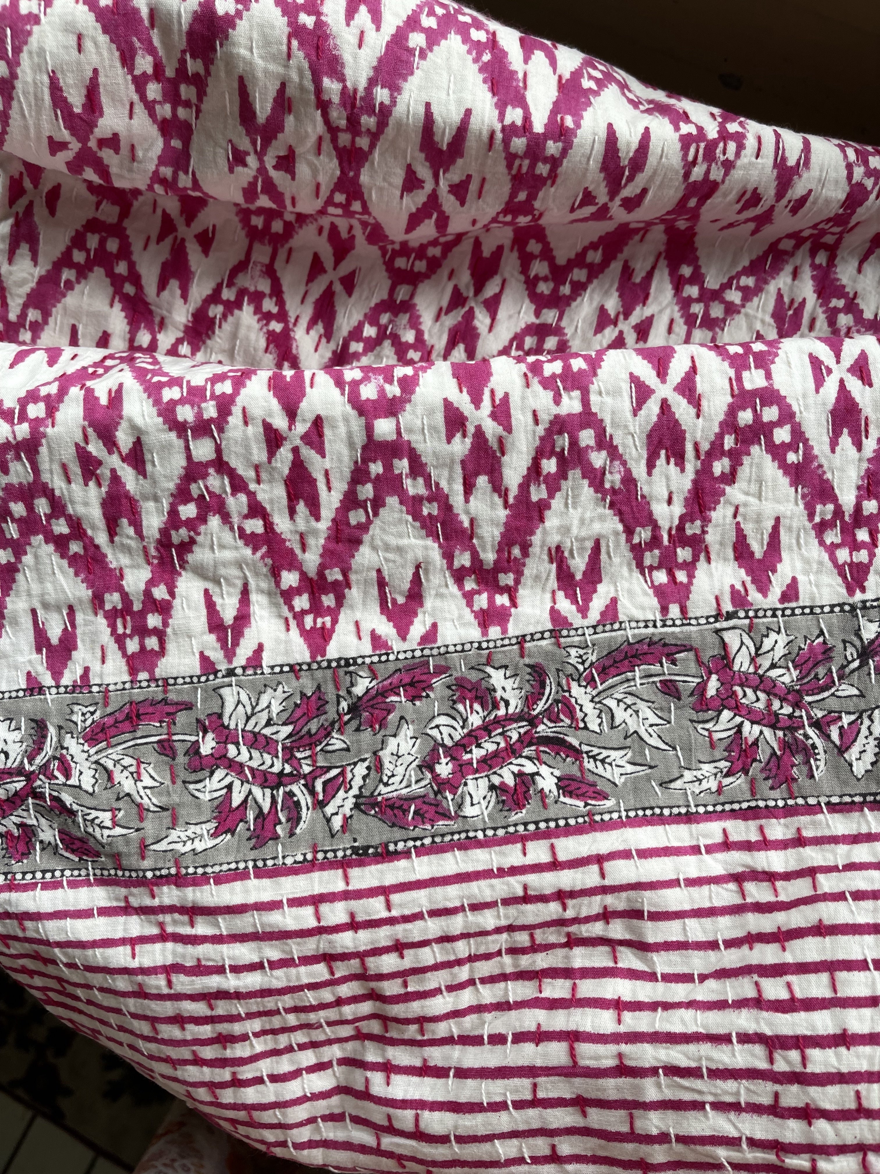 KANTHA - CHEVRON CERISE